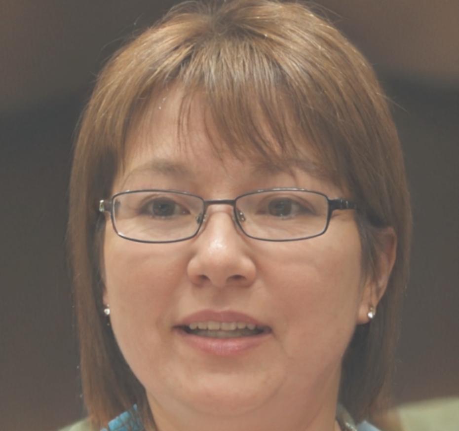 Instructora especializada en contenido comercial