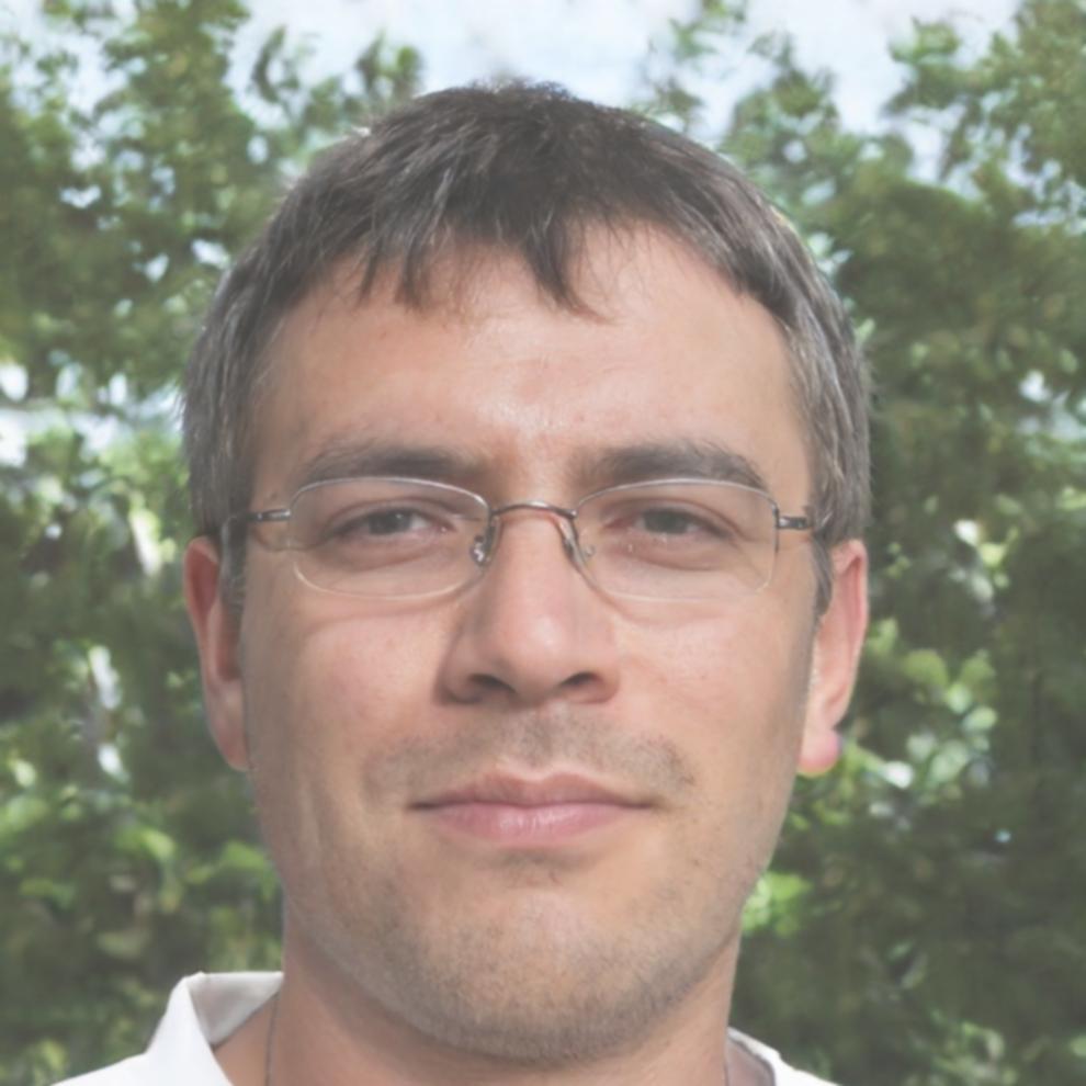 Instructor especializado en análisis de datos