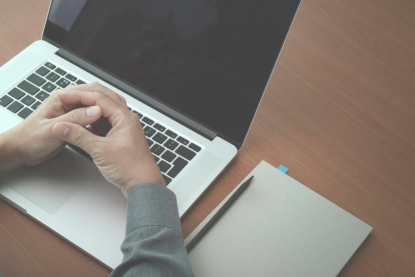 Equipo de soporte brindando asesoría personalizada